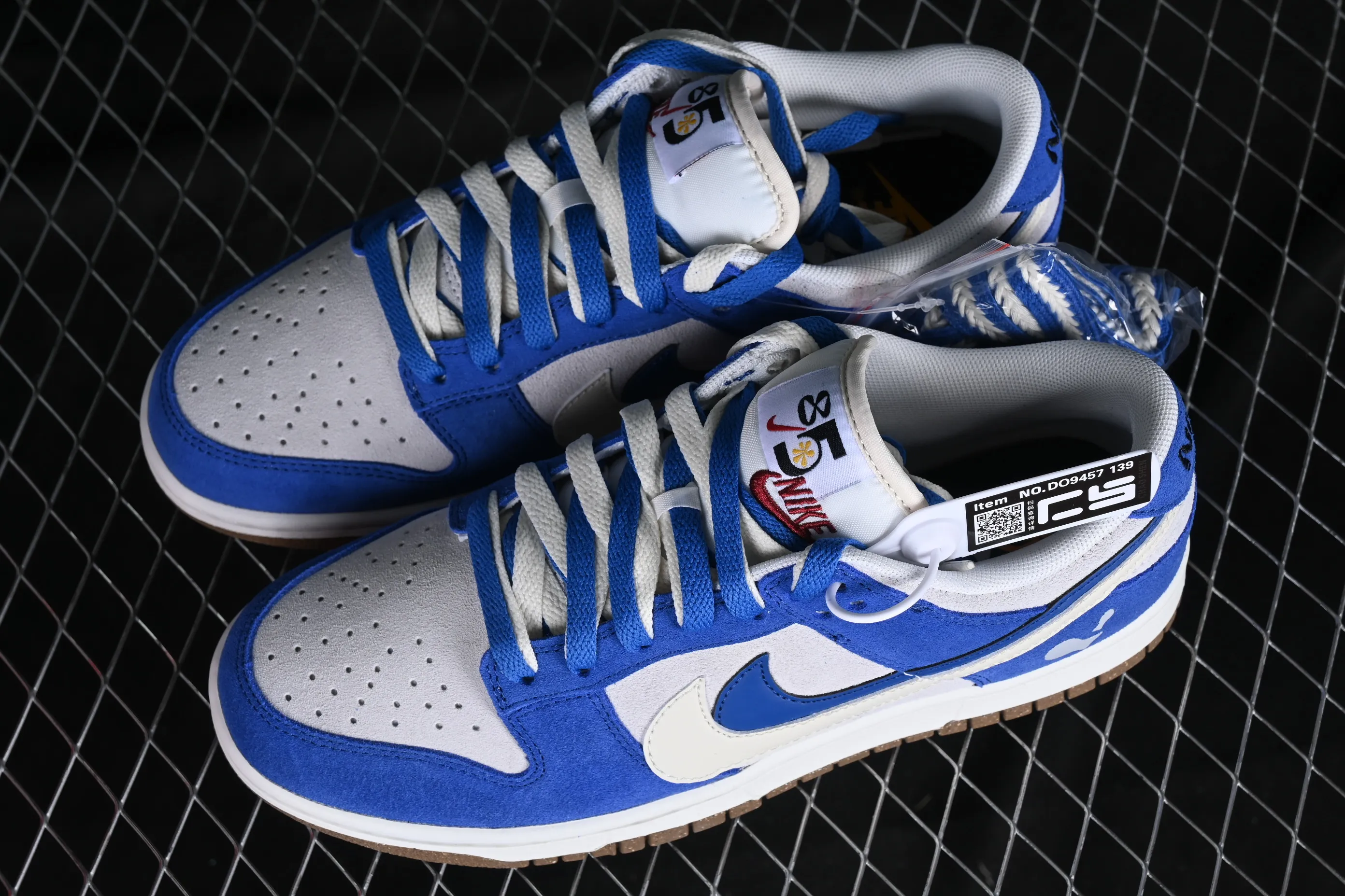 All categories Nk SB Dunk series Nk SB Dunk Low low-top sneakers Nk SB Dunk Low "85" white and blue double hook SB low-top sports and leisure sneakers DO9457-139